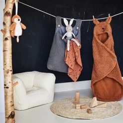 Jollein Muziekmobiel Pinguin Caramel -Kortingswinkel Voor Babyproducten jollein jollein muziekmobiel pinguin caramel 4