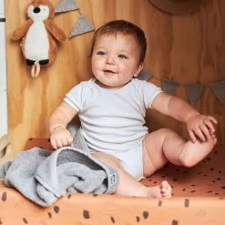 Jollein Muziekmobiel Pinguin Caramel -Kortingswinkel Voor Babyproducten jollein jollein muziekmobiel pinguin caramel 6