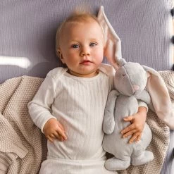 Moonie Knuffel Met Licht En Geluid Konijn Silver -Kortingswinkel Voor Babyproducten moonie moonie knuffel met licht en geluid konijn s 8