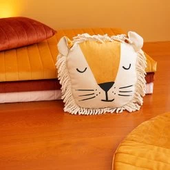 Kussen Leeuw Farniente Yellow - Nobodinoz -Kortingswinkel Voor Babyproducten nobodinoz tipi en accessoires kussen leeuw farnien 5