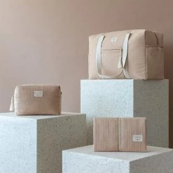 Luiertas Opera Waterproof Nude - Nobodinoz -Kortingswinkel Voor Babyproducten nobodinoz tipi en accessoires luiertas opera water 22