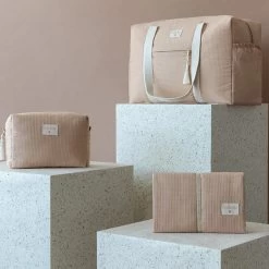 Luiertas Opera Waterproof Nude - Nobodinoz -Kortingswinkel Voor Babyproducten nobodinoz tipi en accessoires luiertas opera water 26