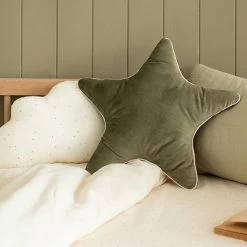 Ster Kussen Aristote Olive Green Nobodinoz -Kortingswinkel Voor Babyproducten nobodinoz tipi en accessoires ster kussen aristote 40