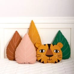 Kussen Leaf Ochre - Roommate -Kortingswinkel Voor Babyproducten roommate kussen leaf ochre roommate 2
